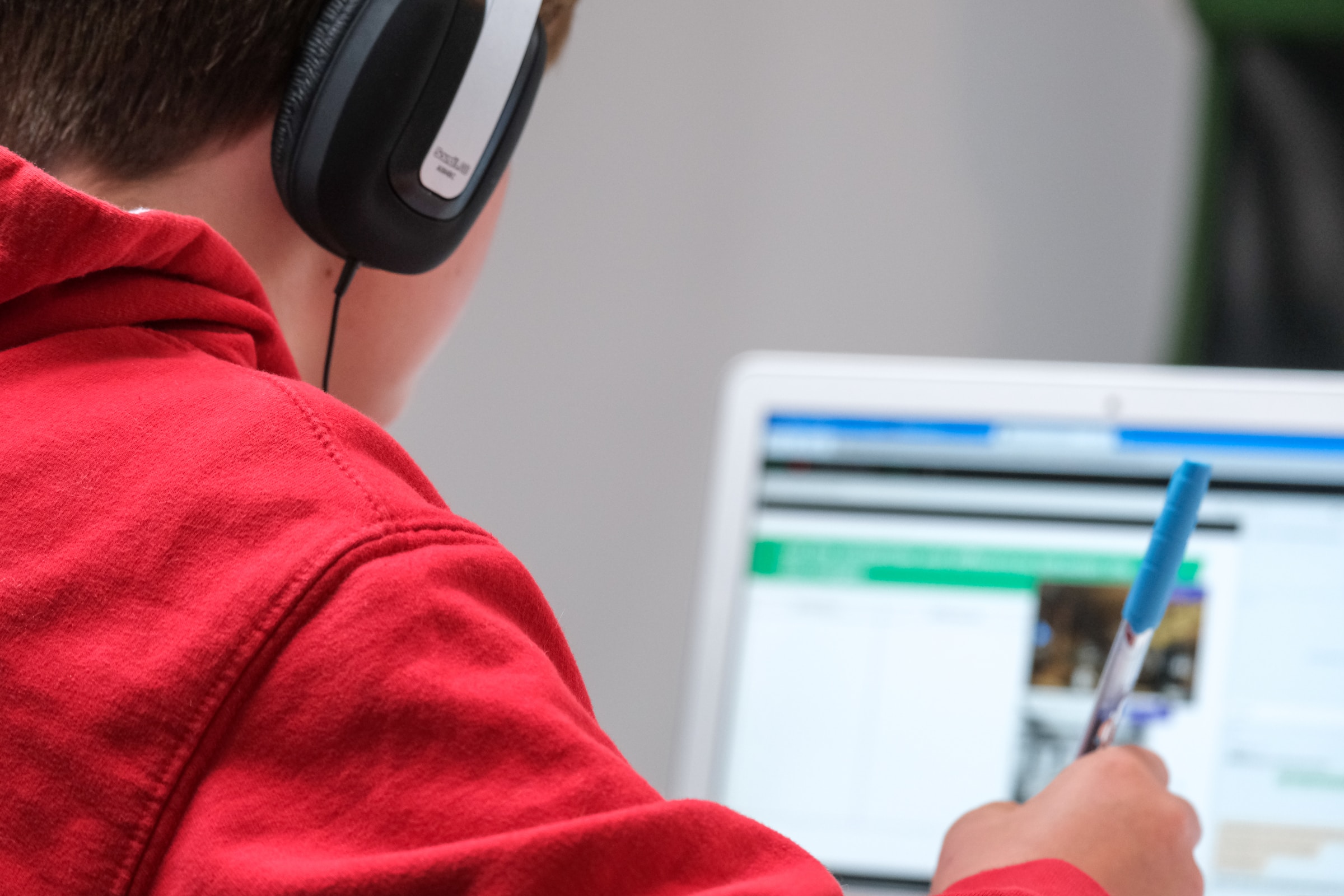 Student preparing online