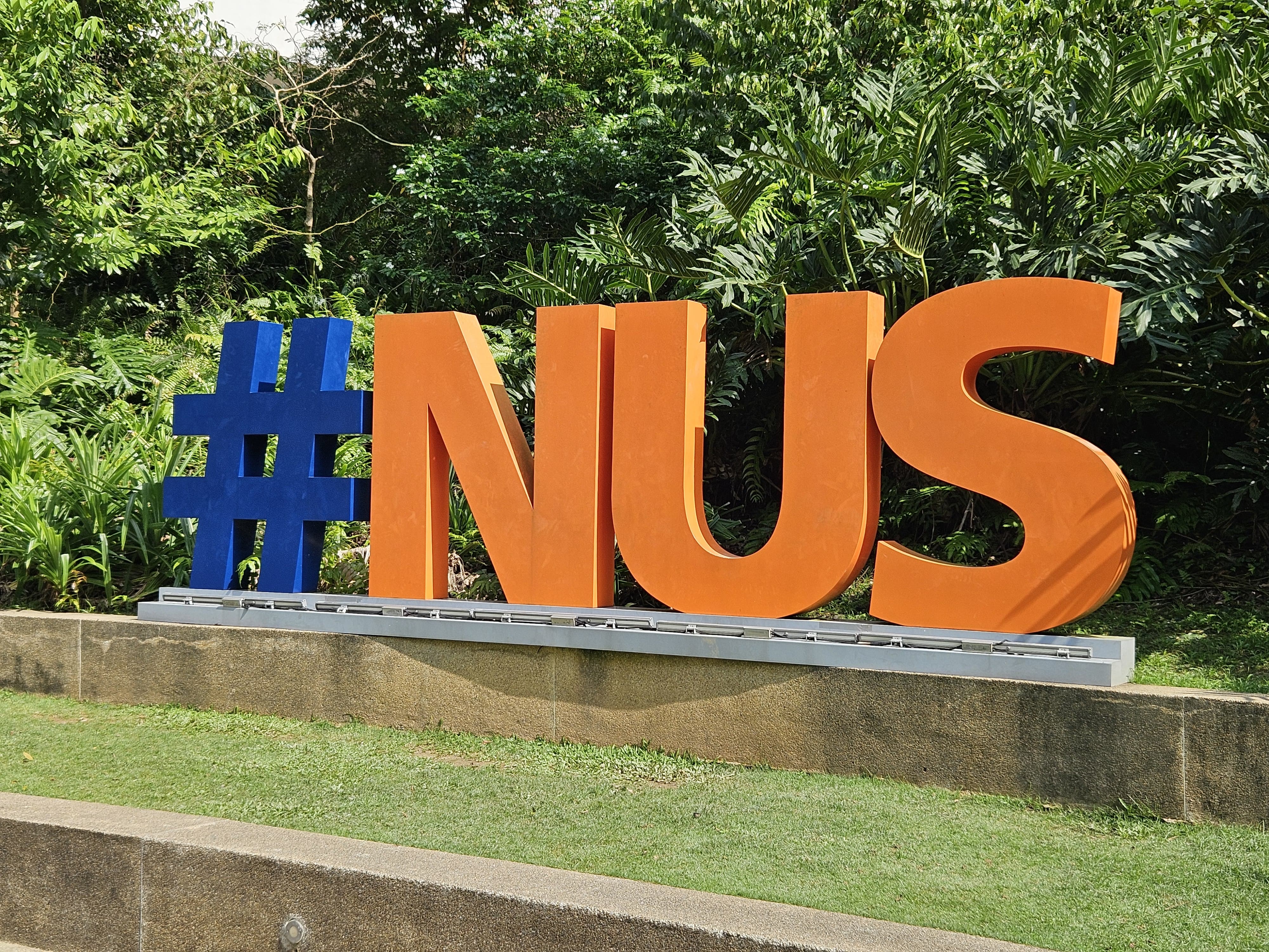 NUS sign